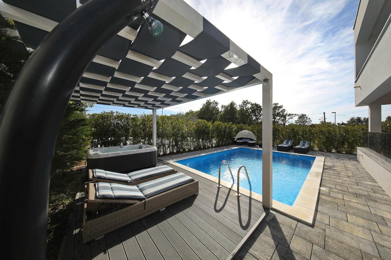 Villa A & N