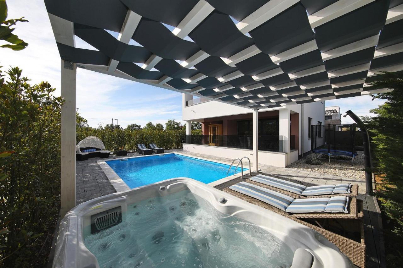 Villa A & N *