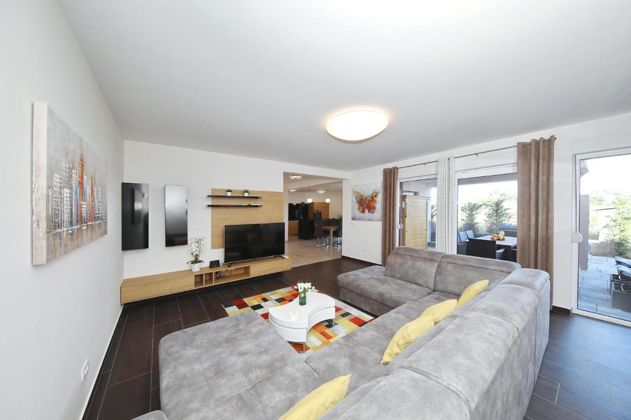 A & N Villa