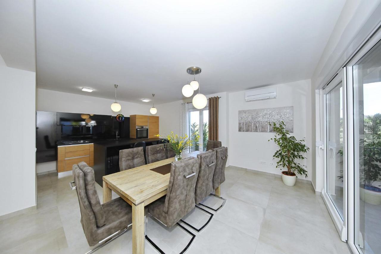 A & N Villa *