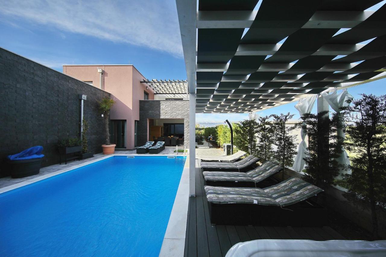A & N Villa